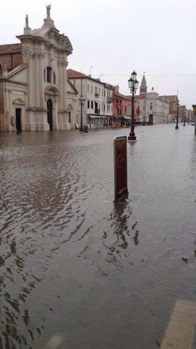 Casa Manuela Non Turisti Ma Ospiti Apartment Chioggia Bagian luar foto