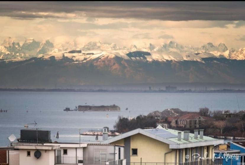 Casa Manuela Non Turisti Ma Ospiti Apartment Chioggia Bagian luar foto