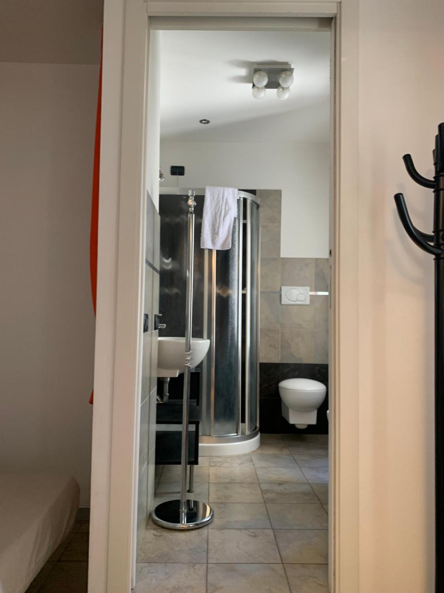 Casa Manuela Non Turisti Ma Ospiti Apartment Chioggia Bagian luar foto