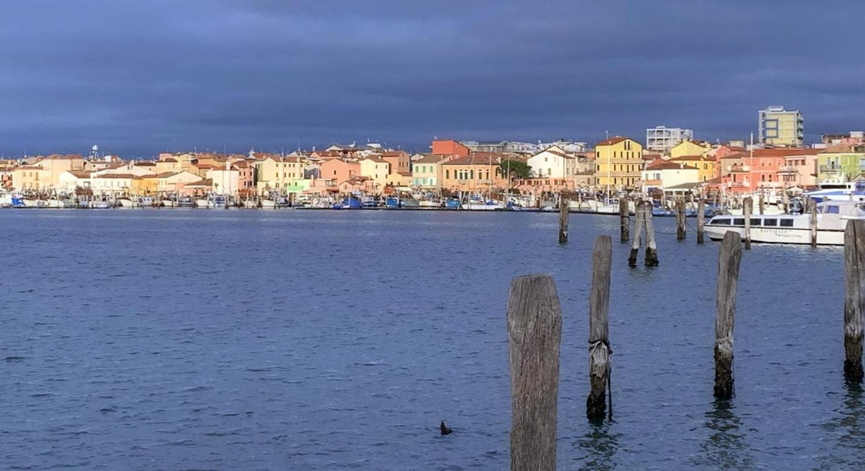 Casa Manuela Non Turisti Ma Ospiti Apartment Chioggia Bagian luar foto