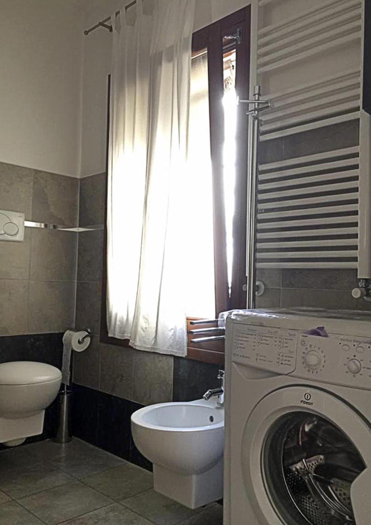 Casa Manuela Non Turisti Ma Ospiti Apartment Chioggia Bagian luar foto