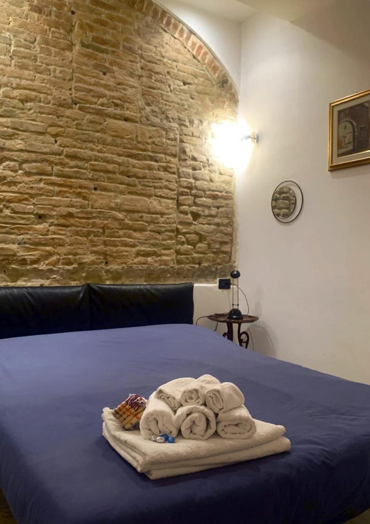Casa Manuela Non Turisti Ma Ospiti Apartment Chioggia Bagian luar foto