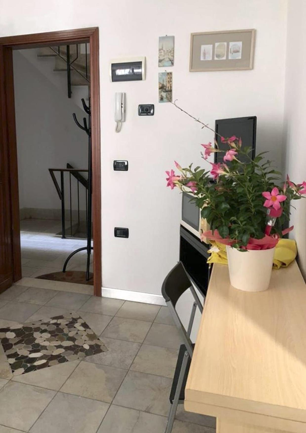 Casa Manuela Non Turisti Ma Ospiti Apartment Chioggia Bagian luar foto