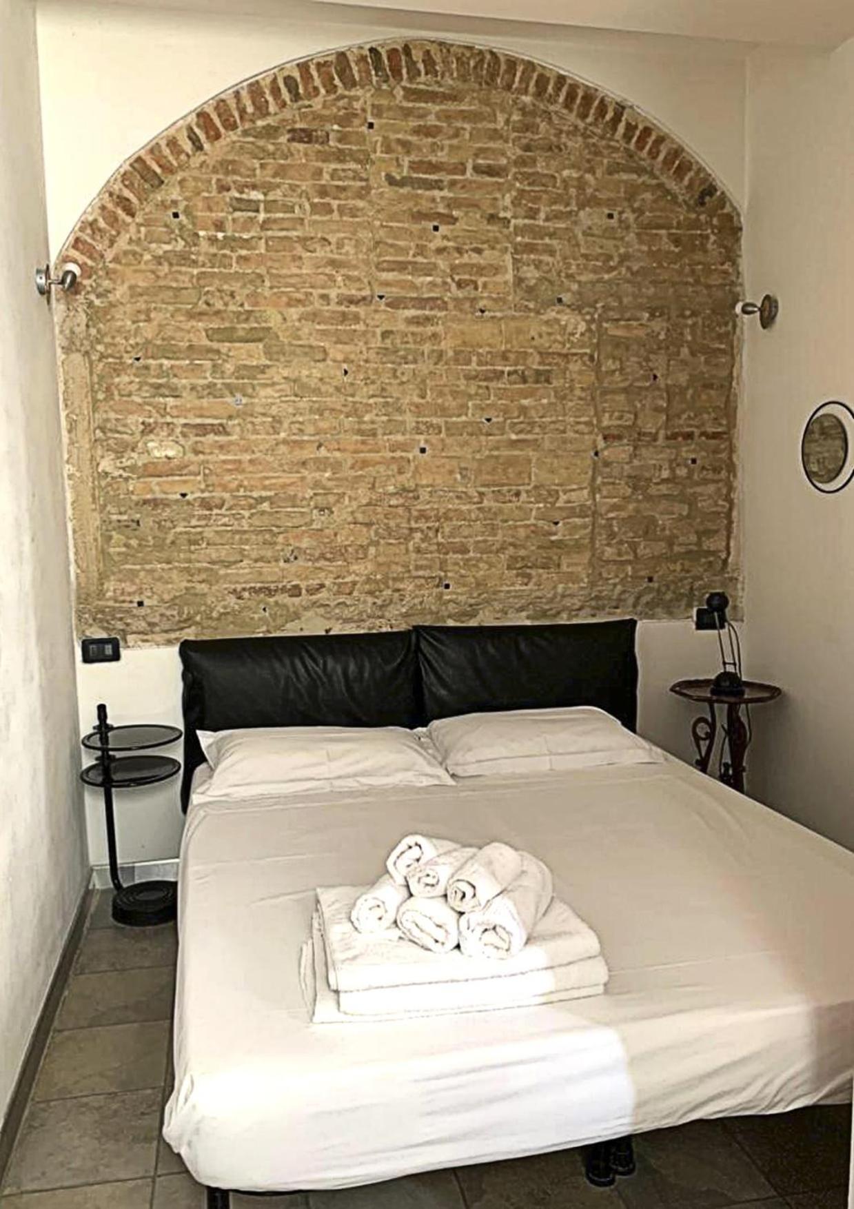 Casa Manuela Non Turisti Ma Ospiti Apartment Chioggia Bagian luar foto