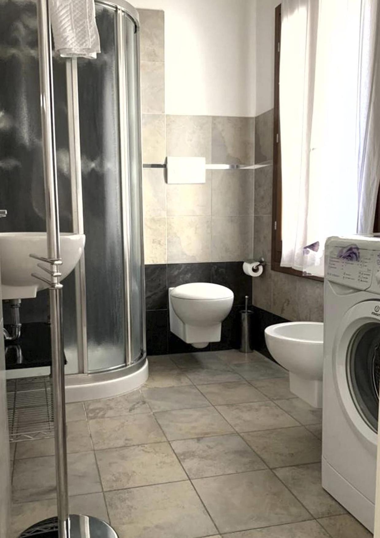 Casa Manuela Non Turisti Ma Ospiti Apartment Chioggia Bagian luar foto