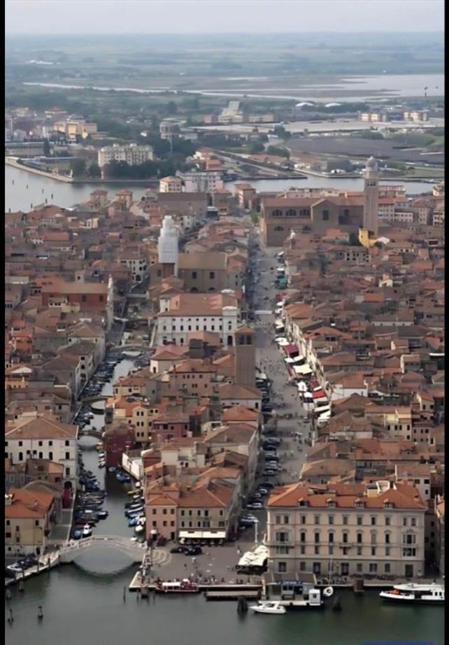 Casa Manuela Non Turisti Ma Ospiti Apartment Chioggia Bagian luar foto