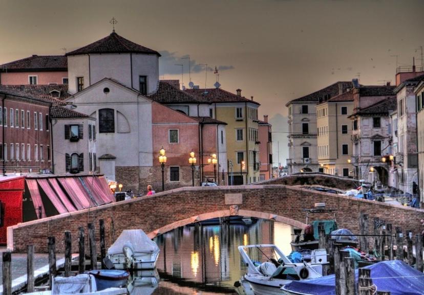 Casa Manuela Non Turisti Ma Ospiti Apartment Chioggia Bagian luar foto