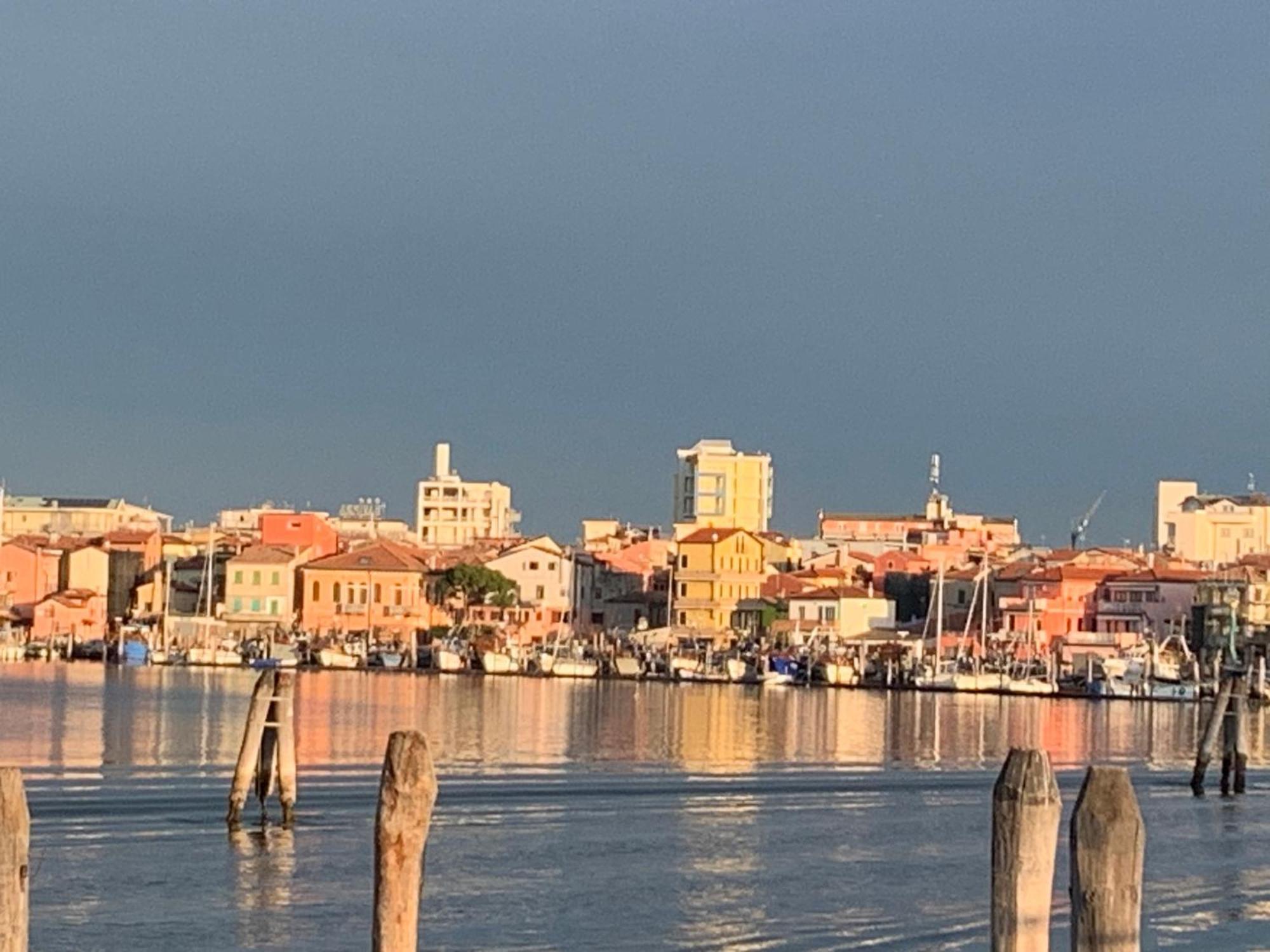 Casa Manuela Non Turisti Ma Ospiti Apartment Chioggia Bagian luar foto